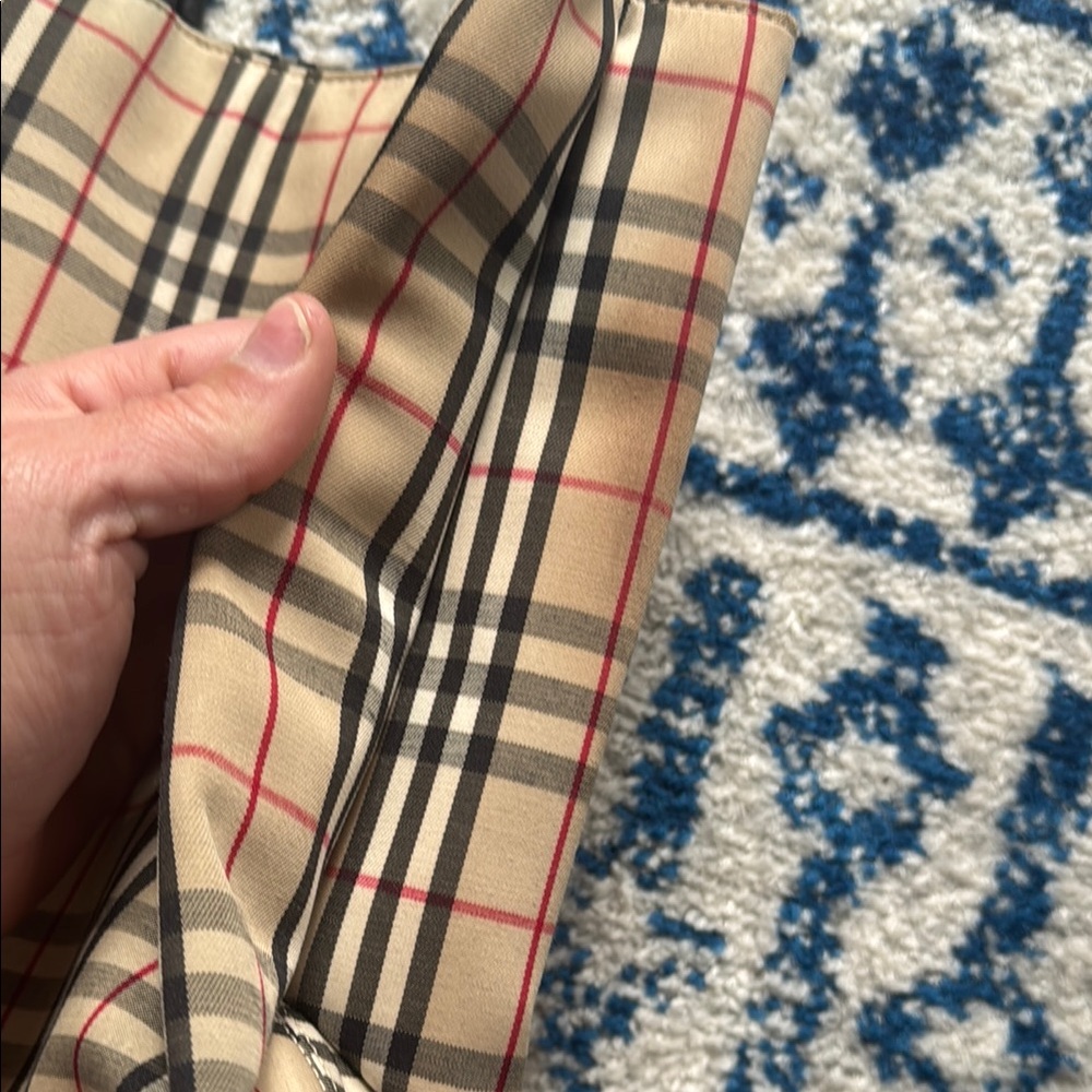 Burberry - Picture 11 of 14